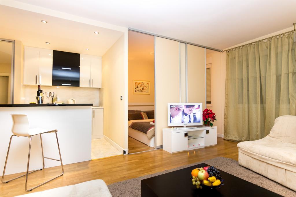 Slavija Square Apartments Belgrad Zimmer foto